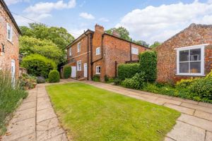 Courtyard- click for photo gallery